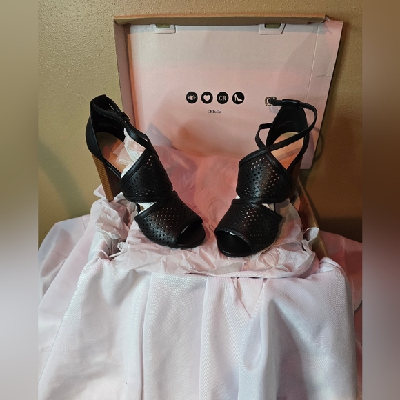 Sandals - Picture 2 of 2